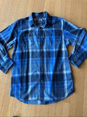 North Face Men's Blue Plaid Long-Sleeve Button-Down Shirt, Size S